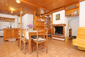 Zdjęcie z galerii obiektu Secluded fisherman's cottage Cove Bacva, Korcula - 9475 w Korčuli