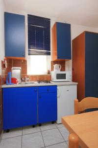 Kuchyňa alebo kuchynka v ubytovaní Apartments with parking spaces Orebic, Peljesac - 10075