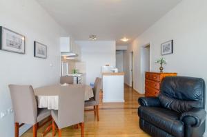 Χώρος καθιστικού στο Apartments by the sea Prizba, Korcula - 10063 +31 φωτογραφίες