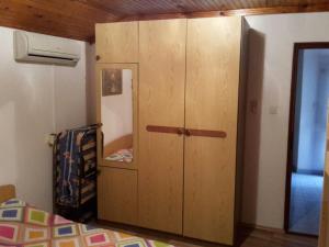Postel nebo postele na pokoji v ubytování Apartment Viganj 10140b