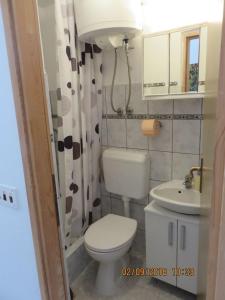 Ένα μπάνιο στο Studio Drace 10135a