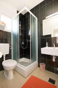 Kúpeľňa v ubytovaní Holiday house with a parking space Orebic, Peljesac - 9482
