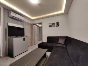 Зона вітальні в 45m luxury room royal view near all services