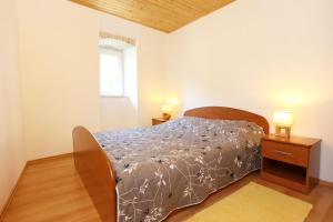 Postel nebo postele na pokoji v ubytování Family friendly apartments with a swimming pool Kuciste - Perna, Peljesac - 10143 + 17 fotografií
