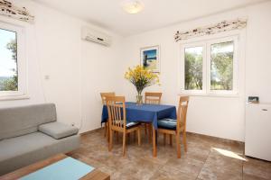 Posezení v ubytování Apartments with a parking space Kuciste - Perna, Peljesac - 10161