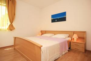 Postel nebo postele na pokoji v ubytování Apartments with a parking space Kuciste - Perna, Peljesac - 10161