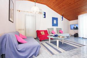 Khu vực ghế ngồi tại Apartments and rooms by the sea Loviste, Peljesac - 10181