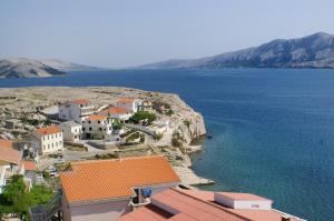 Fotografia z galérie ubytovania Apartments by the sea Zubovici, Pag - 9678 v destinácii Zubovići