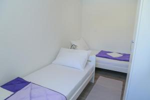 Galeriebild der Unterkunft Apartments with a parking space Hvar - 11681 in Hvar