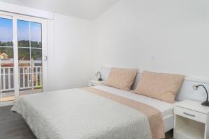 Galeriebild der Unterkunft Apartments with a parking space Hvar - 11681 in Hvar