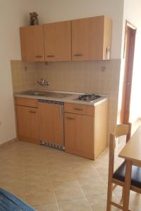 Kuchyň nebo kuchyňský kout v ubytování Apartments with a parking space Starigrad, Paklenica - 11683