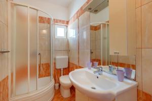 Kúpeľňa v ubytovaní Rooms with a parking space Mali Losinj (Losinj) - 9681 + 37 fotografií