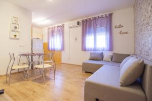 Fotografie z fotogalerie ubytování Apartments with a swimming pool Gustirna, Trogir - 11703 v destinaci Marina