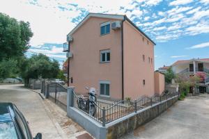 Fotografie z fotogalerie ubytování Apartments with a parking space Podaca, Makarska - 11748 v destinaci Podaca