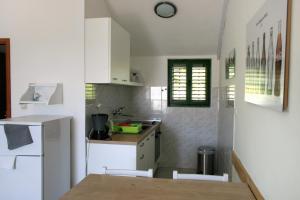 Fotografie z fotogalerie ubytování Family friendly seaside apartments Jezera, Murter - 9684 v destinaci Jezera