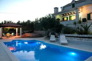 Πισίνα στο ή κοντά στο Holiday house with a swimming pool Plano, Trogir - 11897