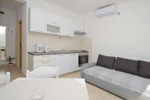 Fotografie z fotogalerie ubytování Apartments by the sea Lumbarda, Korcula - 9688 v destinaci Lumbarda