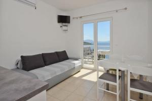 Fotografie z fotogalerie ubytování Apartments by the sea Lumbarda, Korcula - 9688 v destinaci Lumbarda