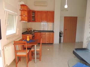 Kuchyň nebo kuchyňský kout v ubytování Apartments with a parking space Kastel Stari, Kastela - 12104 + 14 fotografií