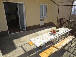 Fotografia z galérie ubytovania Apartments with a parking space Stanici, Omis - 12158 v Omise
