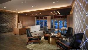 Area lobi atau resepsionis di Wonderful 1 bedroom condo in Midtown.