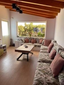 Część wypoczynkowa w obiekcie Villa Entre Encinas