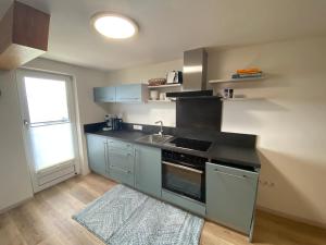 Una cocina o kitchenette en Pension Hilde Ferienwohnung