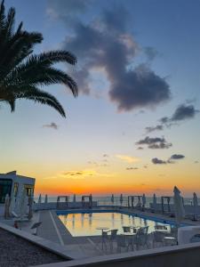 Alba o tramonto visti dall'interno dell'hotel o dai dintorni