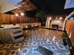Kuchyň nebo kuchyňský kout v ubytování Luna Villa by Angel Stay - Three Bedroom Villa in Lonavala