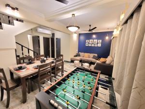 Posezení v ubytování Luna Villa by Angel Stay - Three Bedroom Villa in Lonavala