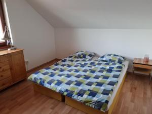 Posteľ alebo postele v izbe v ubytovaní Rekreačná chata Vinianske Jazero- Zemplínska Šírava