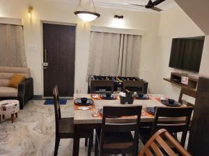 Posezení v ubytování Luna Villa by Angel Stay - Three Bedroom Villa in Lonavala