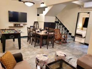 Posezení v ubytování Luna Villa by Angel Stay - Three Bedroom Villa in Lonavala