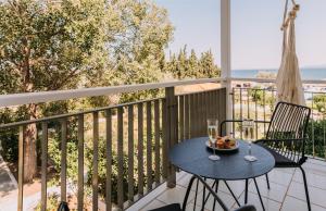 Balkón nebo terasa v ubytování Brown Beach Evia Island, All Inclusive in Eretria, a member of Brown Hotels