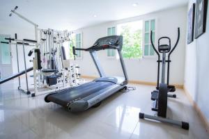 Fitness centrum a/nebo fitness zařízení v ubytování Chateau de Khaoyai Hotel & Resort