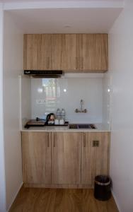O bucătărie sau chicinetă la Stay Inn Hotel and Apartment Pokhara
