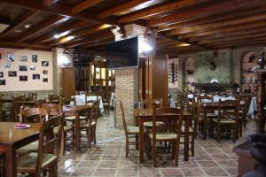 En restaurant eller et spisested på Hospedería Los Cahorros