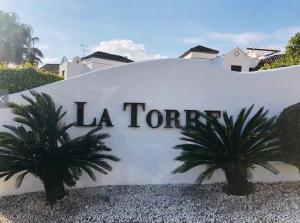Zdjęcie z galerii obiektu Marbella, Los Arqueros Golf & Country Club, Sleeps 7 plus 1 child w Marbelli