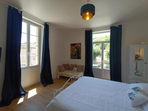Posteľ alebo postele v izbe v ubytovaní Maison sur le Lot + 29 fotografií