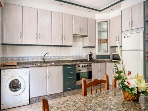 Kuchnia lub aneks kuchenny w obiekcie PARAISO RIAS BAIXAS II Combarro
