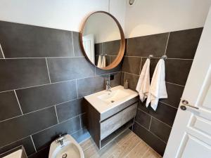 Łazienka w obiekcie Cozy studio apartment in Cannes - AC-Self check-in