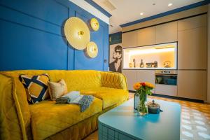 Kuchyň nebo kuchyňský kout v ubytování SmartRental Collection Gran Vía Capital