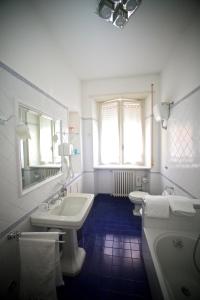 Koupelna v ubytování Villa L'Aurora + 37 fotografií