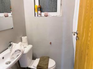Un baño de Apt w/ View of OlympusZeusTemple/4BEDR-3BATH-2KITC