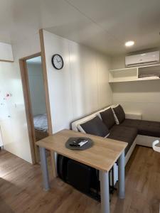 Posedenie v ubytovaní ZEN MURTER Mobil home