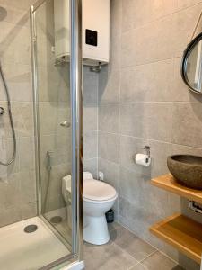 Kúpeľňa v ubytovaní Natural Suite en centre ville avec SPA et jardin