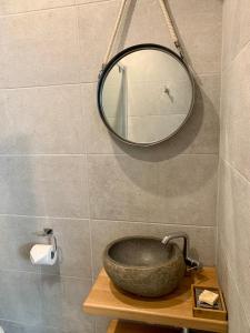 Kúpeľňa v ubytovaní Natural Suite en centre ville avec SPA et jardin