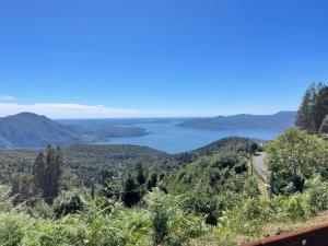 - Vistas al lago desde una colina en Villa Assunta en Premeno