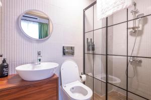 A bathroom at Casa Maria Hotel