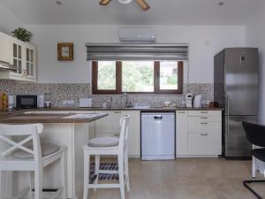 Foto sihtkohas Pendakomo asuva majutusasutuse SUNNY CAPTAINS HOUSE with a pool galeriist